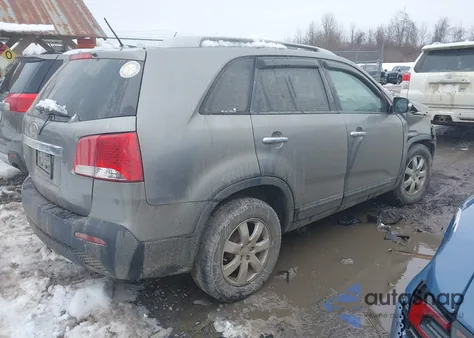 2011 Kia Sorento Lx z USA, uszkodzony, nr VIN 5XYKT3A1XBG129806